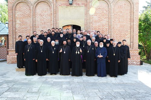 Moment festiv în Arhiepiscopia Buzăului şi Vrancei Poza 94302