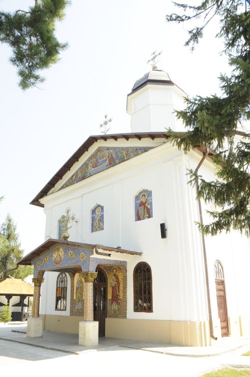 Mănăstirea Ţigăneşti se pregăteşte de hram Poza 90169