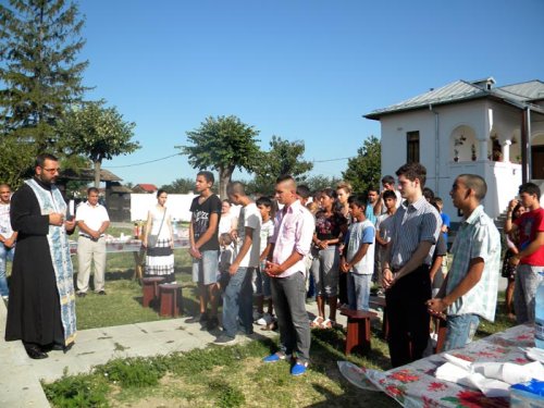 „Tinerii Maicii Domnului“ la ceas aniversar Poza 90331