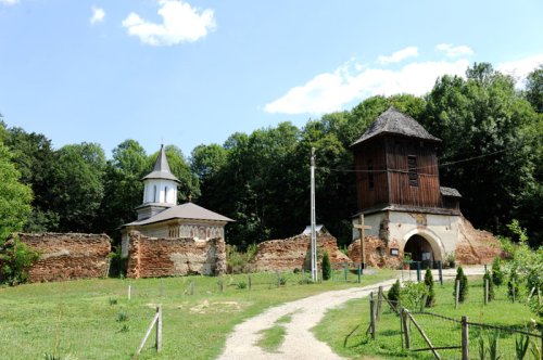 Valea, mănăstirea domnitorului Radu Paisie Poza 90341
