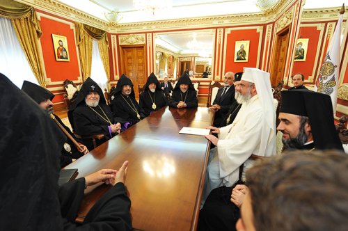 Catolicosul şi Patriarhul Suprem al Tuturor Armenilor în vizită la Patriarhia Română Poza 90382
