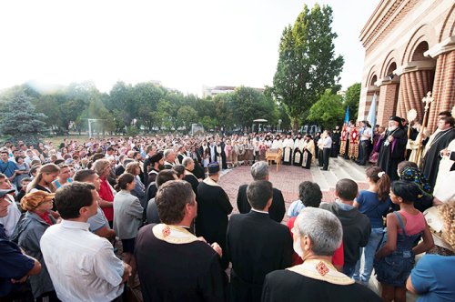 Sărbătoarea pomenirii unui mare ierarh Poza 90406