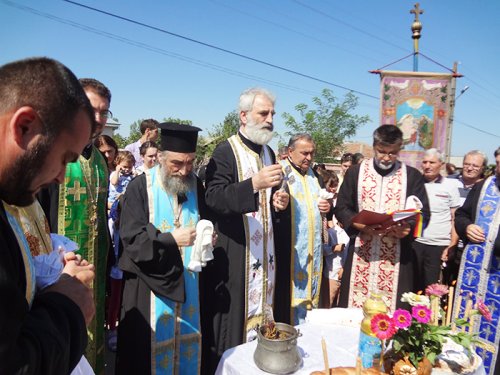 Sfinţirea unei noi troiţe în Parohia Goga, Protoieria Ploieşti Poza 90422