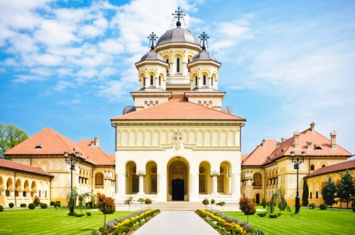 Pelerini la catedrala ortodoxă din cetatea Alba Iulia Poza 90507
