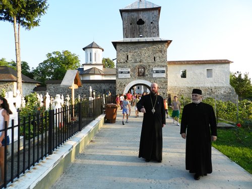 Vizită pastoral-misionară în Parohia Fedeleşoiu Poza 90509