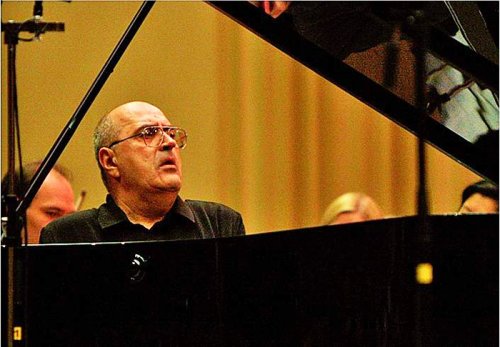 Dan Grigore, pianistul esenţelor Poza 90589