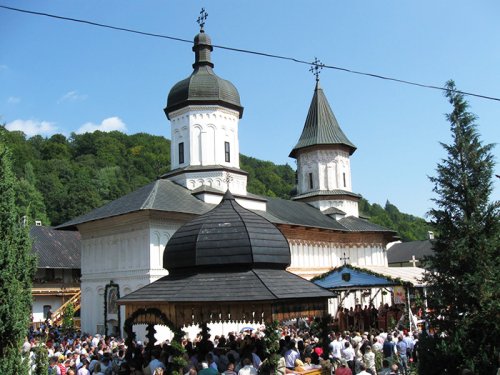 Biserici din Moldova închinate Tăierii Capului Sfântului Ioan Botezătorul Poza 90610