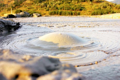 Vulcanii noroioşi, fascinaţia lavei reci Poza 90666