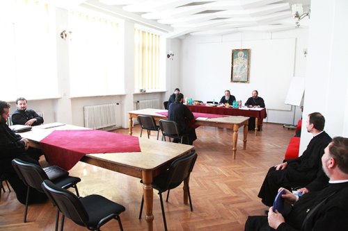 Examene pentru gradele profesionale în preoţie la Sibiu Poza 90918