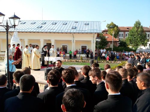 Moment de sărbătoare în Parcul „Melchisedec“ din Roman Poza 90980