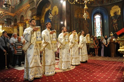 Dicţionar liturgic: Ectenia întreită Poza 90989