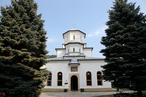 Cursuri pentru preoţii din Arhiepiscopia Craiovei la Tismana Poza 91018