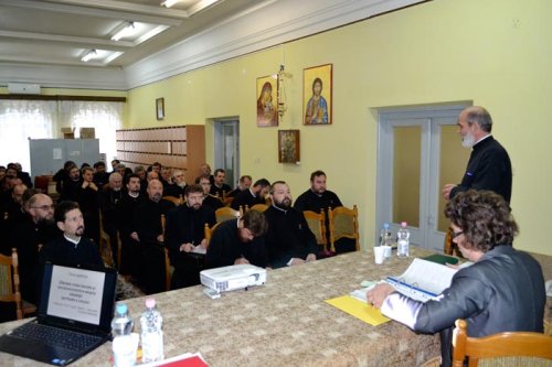 Întruniri preoţeşti în Mitropolia Moldovei şi Bucovinei Poza 91021