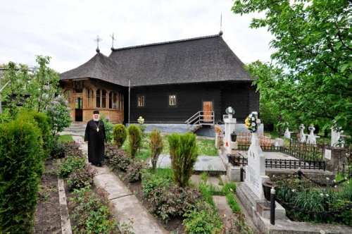 Biserica voievodală din Rădăşeni, înnoire după 400 de ani Poza 90057