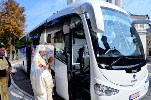 Un nou autocar pentru Sectorul de pelerinaje al Patriarhiei Române Poza 90029