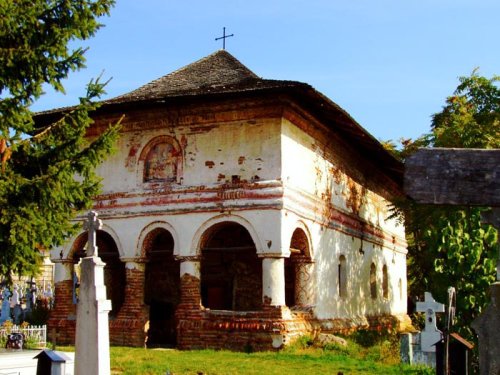 Două monumente istorice argeşene sunt restaurate Poza 90007