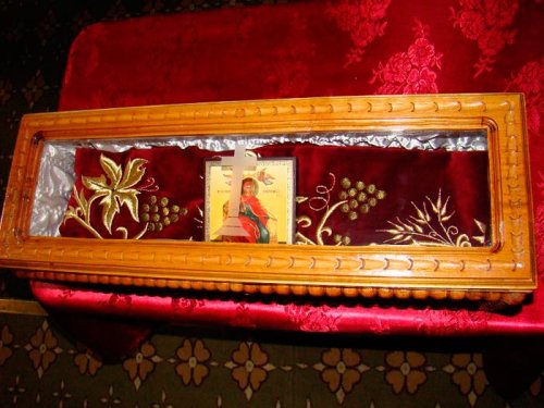 Veşmânt al Sfintei Parascheva, în dar pentru parohia Blăgeşti Poza 89995