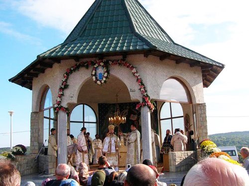 Hramul tradiţional al Mănăstirii Mălineşti din judeţul Vaslui Poza 89970