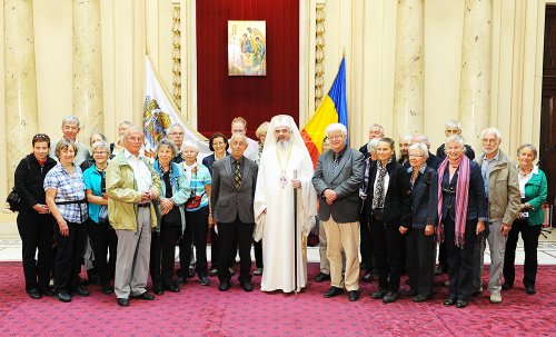 Pelerini elveţieni la Palatul Patriarhiei Poza 89945