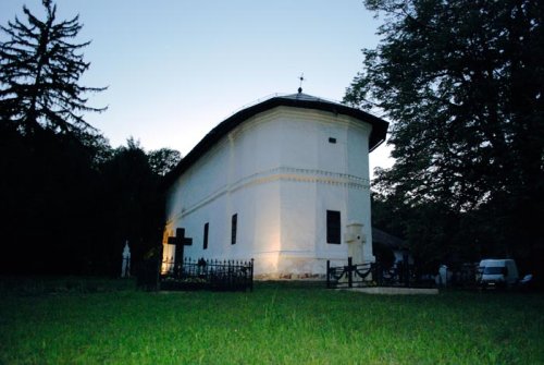 Bolniţa Arhiepiscopiei de Râmnic şi podoaba ei murală Poza 89195