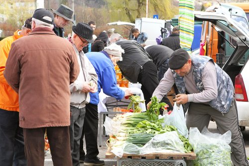 Pieţele volante, o soluţie pentru preţuri mici la alimente Poza 89239