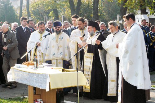 Rugăciune pentru eroii neamului românesc, la Bacău Poza 89342