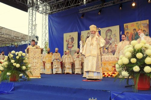 Primul mitropolit al Ţării Româneşti, prăznuit la Catedrala patriarhală Poza 89380