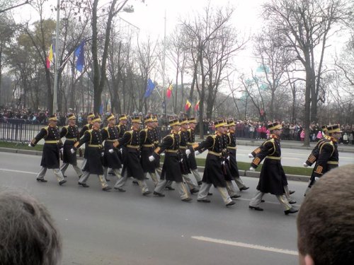 Paradă discretă de 1 Decembrie Poza 89396