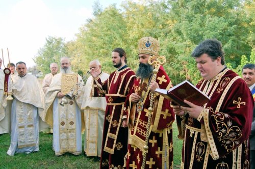 Slujire arhierească în Parohia Comloşu Mic Poza 89398