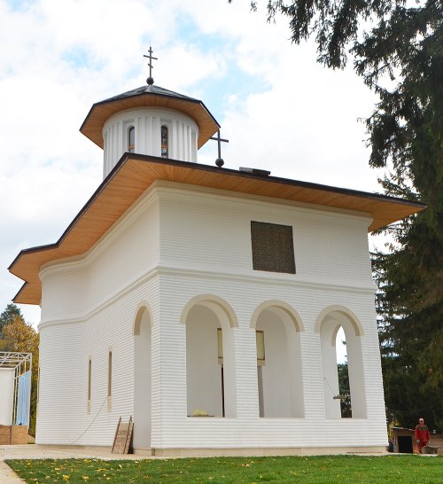 Biserica Spitalului „Voila“ din Câmpina va fi sfinţită mâine Poza 89625