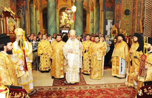Sfântul Nectarie, cinstit la Mănăstirea „Radu Vodă“ Poza 89619