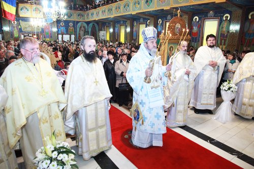 Hramul Sfinţilor Arhangheli în Transilvania Poza 89637