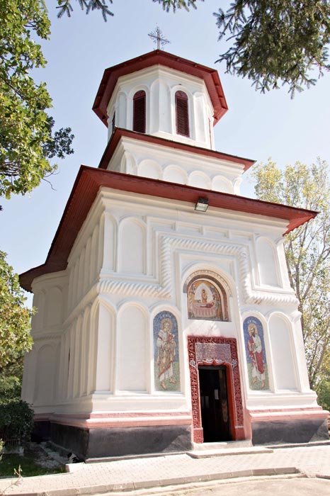 Biserica schitului uitat din Pătroaia Vale Poza 89692