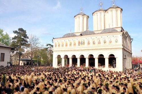 Biserica este neutră politic, dar nu indiferentă faţă de problemele societăţii româneşti Poza 89713