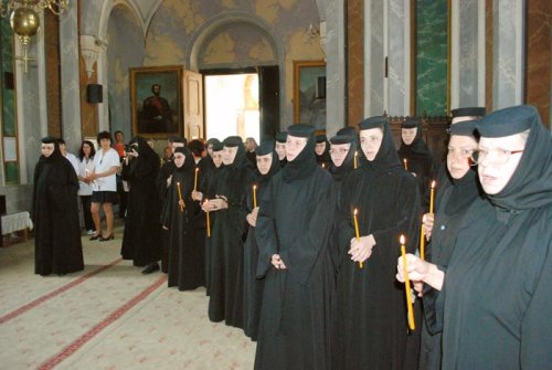 Sărbătoarea Sfântului Grigorie Decapolitul la Bistriţa Poza 89760