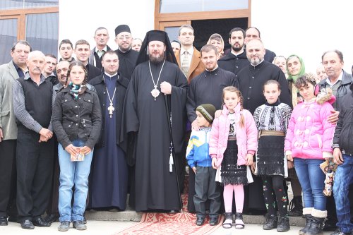 Liturghii arhiereşti în Mitropolia Olteniei Poza 89147