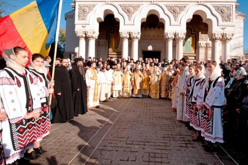 „Demnitate, credinţă şi unitate sfântă“ Poza 88231