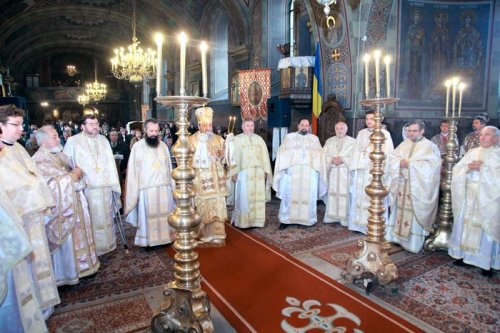 Ardelenii îl cinstesc pe Sfântul Ierarh Nicolae Poza 88271