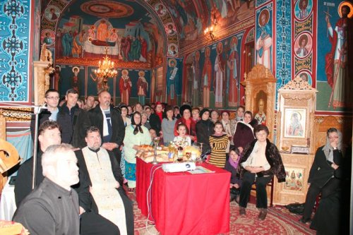 Lansare de film religios la biserica Spitalului Municipal Paşcani Poza 88410