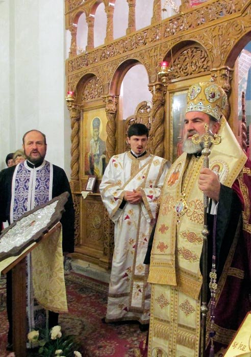 Sărbătoarea Sfântului Vasile cel Mare, la Roman şi Botoşani Poza 88742