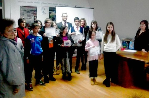 Elevii Liceului Ortodox din Oradea, campioni la reciclare Poza 88772