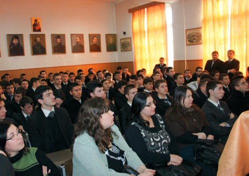 Poetul Mihai Eminescu, sărbătorit la Seminarul Teologic Ortodox din Galaţi Poza 88922