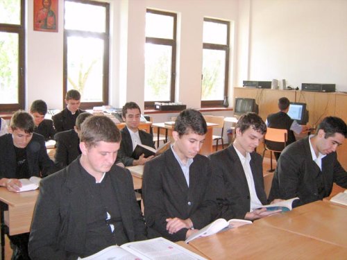 Concurs de creaţie la Seminarul Teologic din Craiova Poza 88950