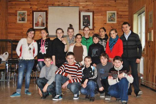 Centrul de tineret Reşiţa Montană la început de drum Poza 89014