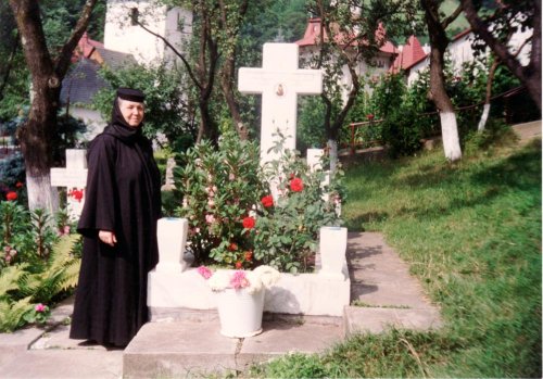 Priveghind ani mulţi într-o cetate a Ortodoxiei - Eudoxia de la Râmeţ Poza 87990