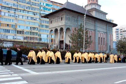 Acţiuni caritabile în zi de hram la Galaţi Poza 87484