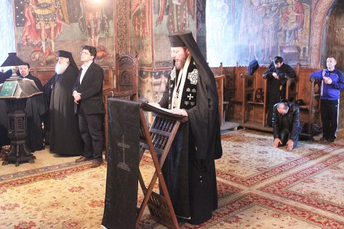 A doua zi a Canonului Sfântului Andrei Criteanul la Mănăstirea Cozia Poza 87094