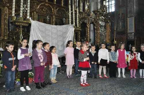 Concert caritabil pentru copiii Maternităţii „Cuza Vodă“ Poza 87059