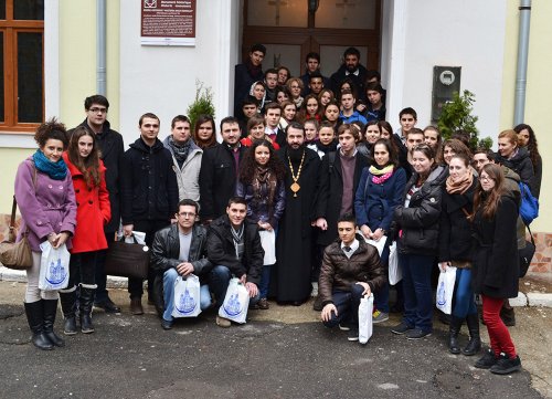Activităţi cu tinerii în Episcopia Caransebeşului Poza 86896