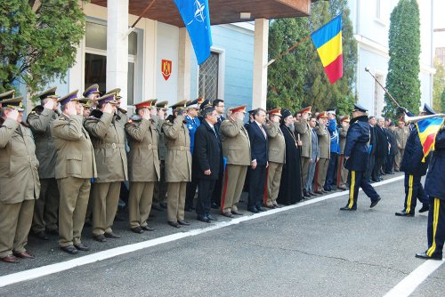 IPS Irineu a binecuvântat ostaşii craioveni Poza 86847